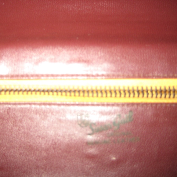 Susan Gail Leather Crossbody Handbag in Ruby Red - Picture 5 of 7